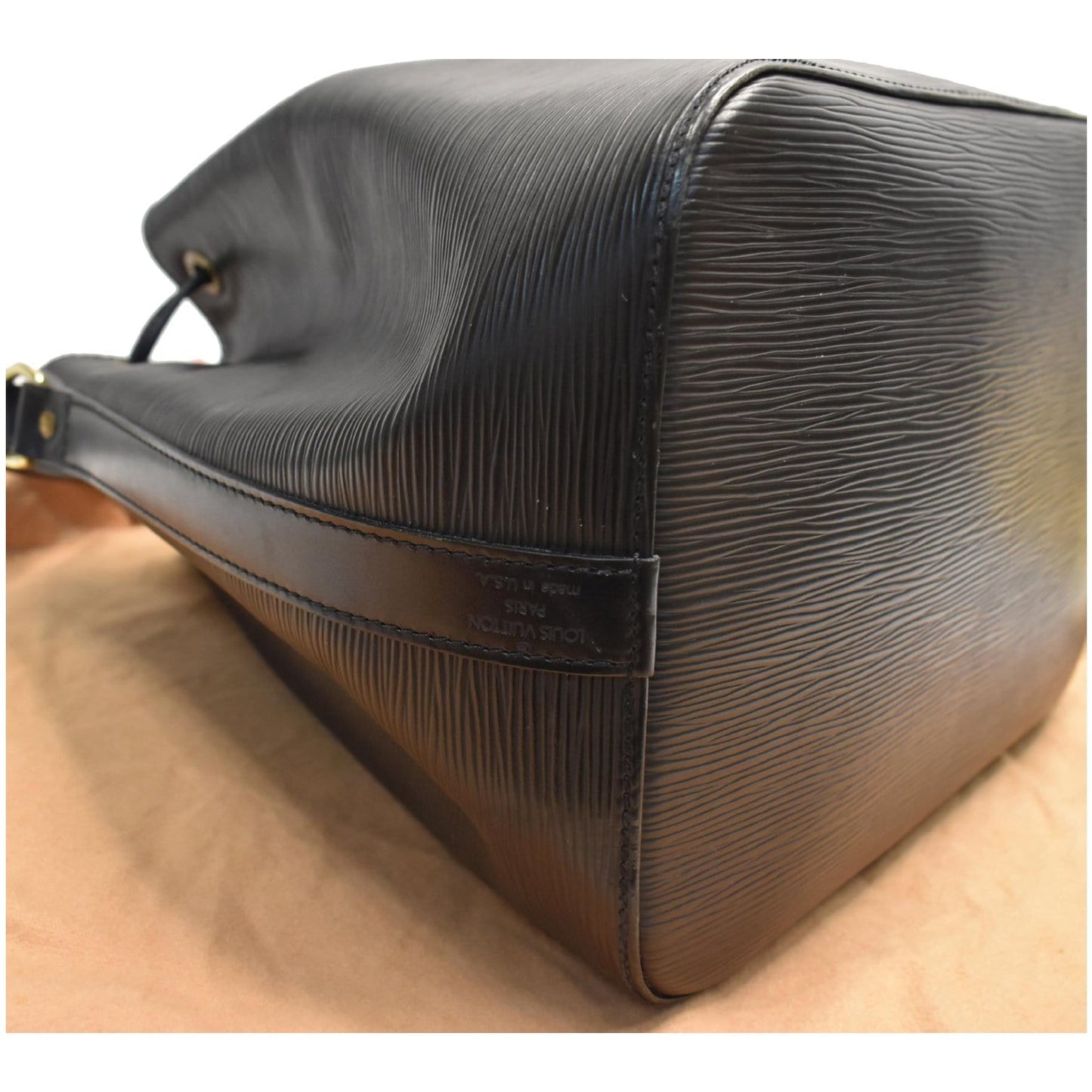 LOUIS VUITTON Petit Noe Epi Leather Shoulder Bag Black