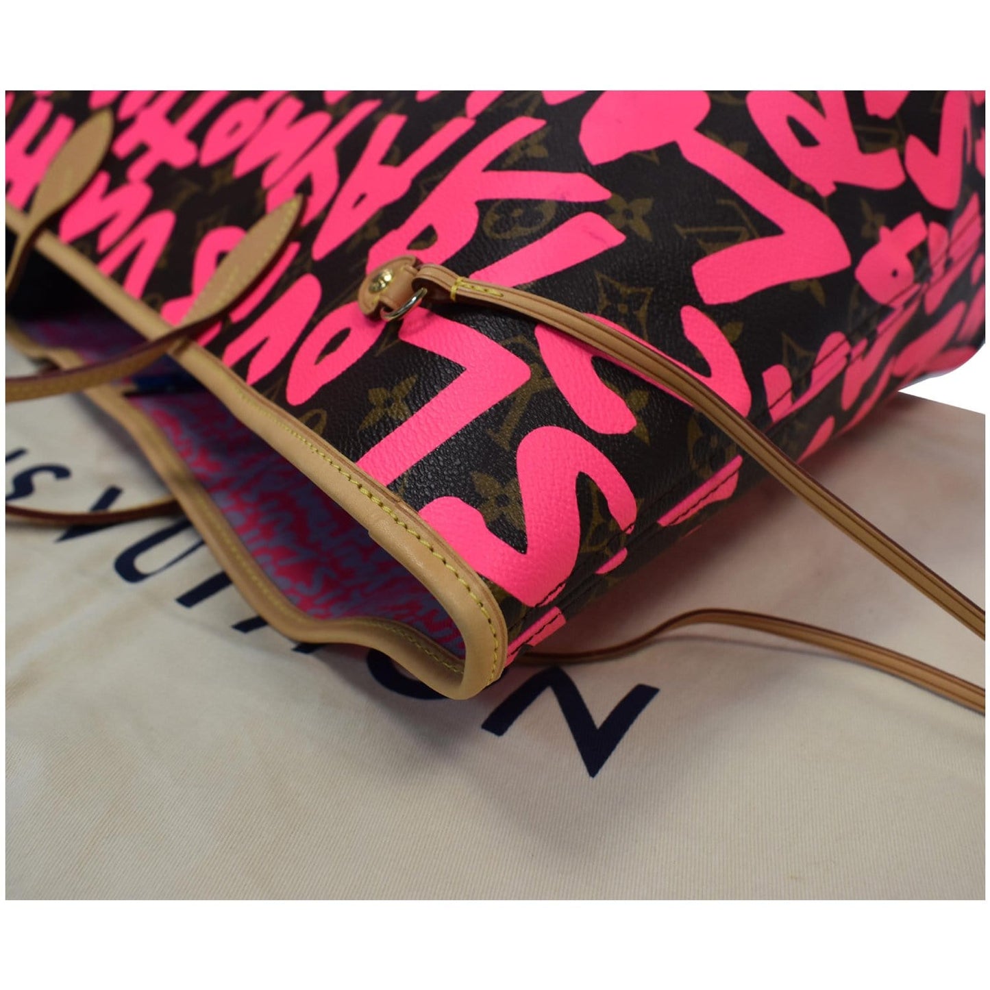 LOUIS VUITTON Neverfull GM Monogram Graffiti Tote Bag Pink