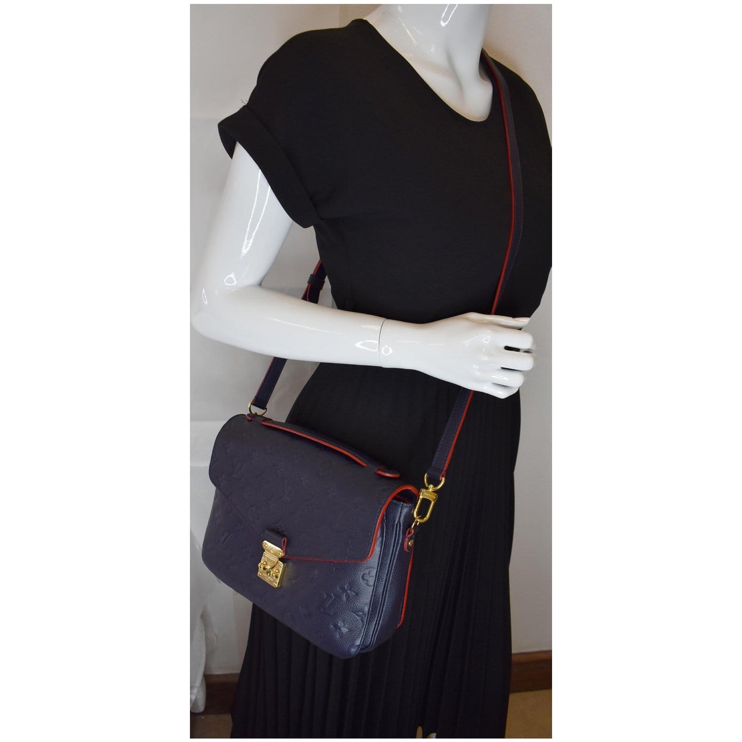 LOUIS VUITTON Metis Pochette Empreinte Leather Crossbody Bag Blue