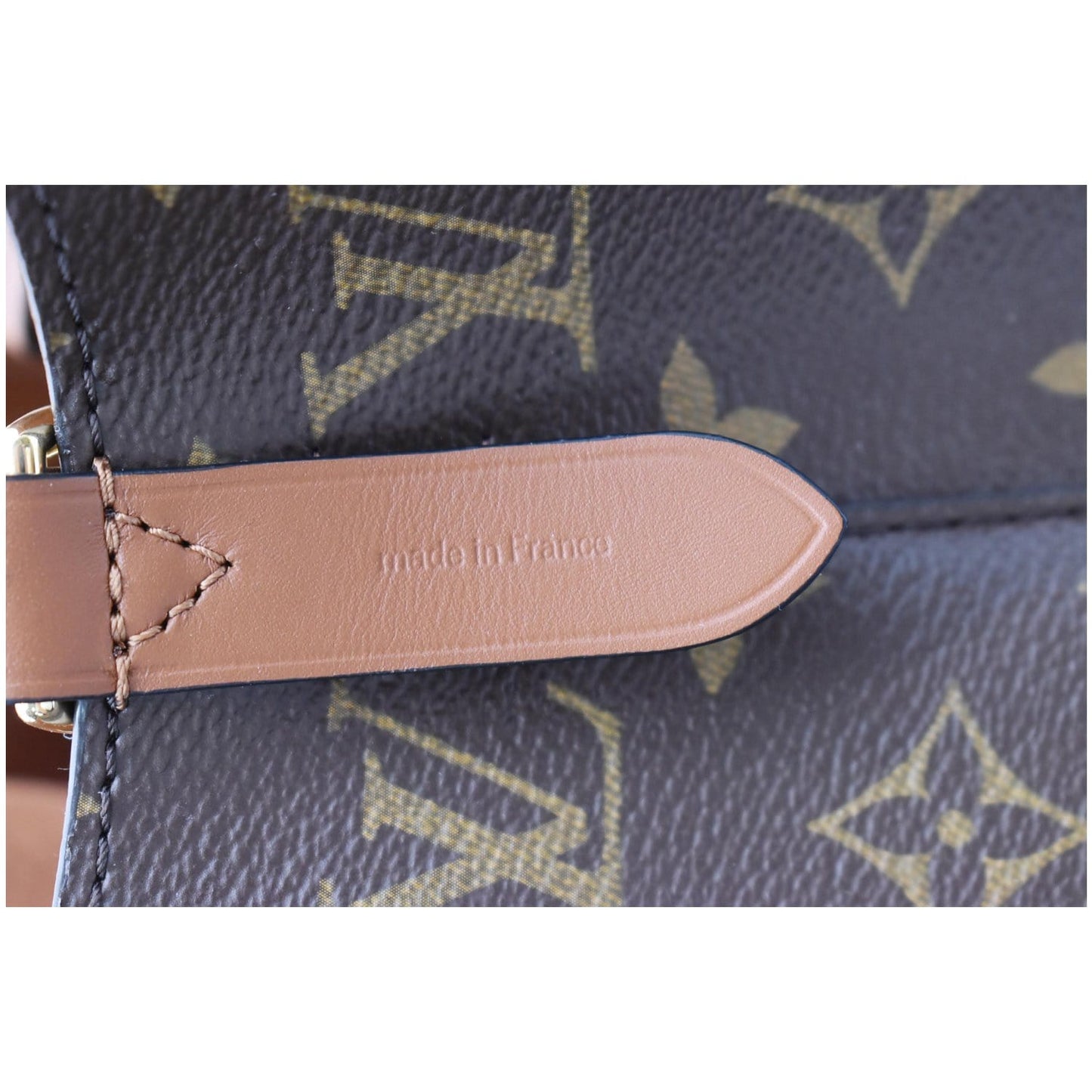 LOUIS VUITTON NeoNoe Monogram Canvas Crossbody Bag Caramel