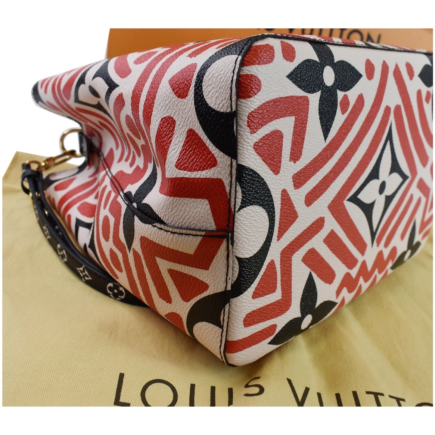 LOUIS VUITTON Crafty NeoNoe MM Monogram Canvas Shoulder Bag Red - 25% OFF
