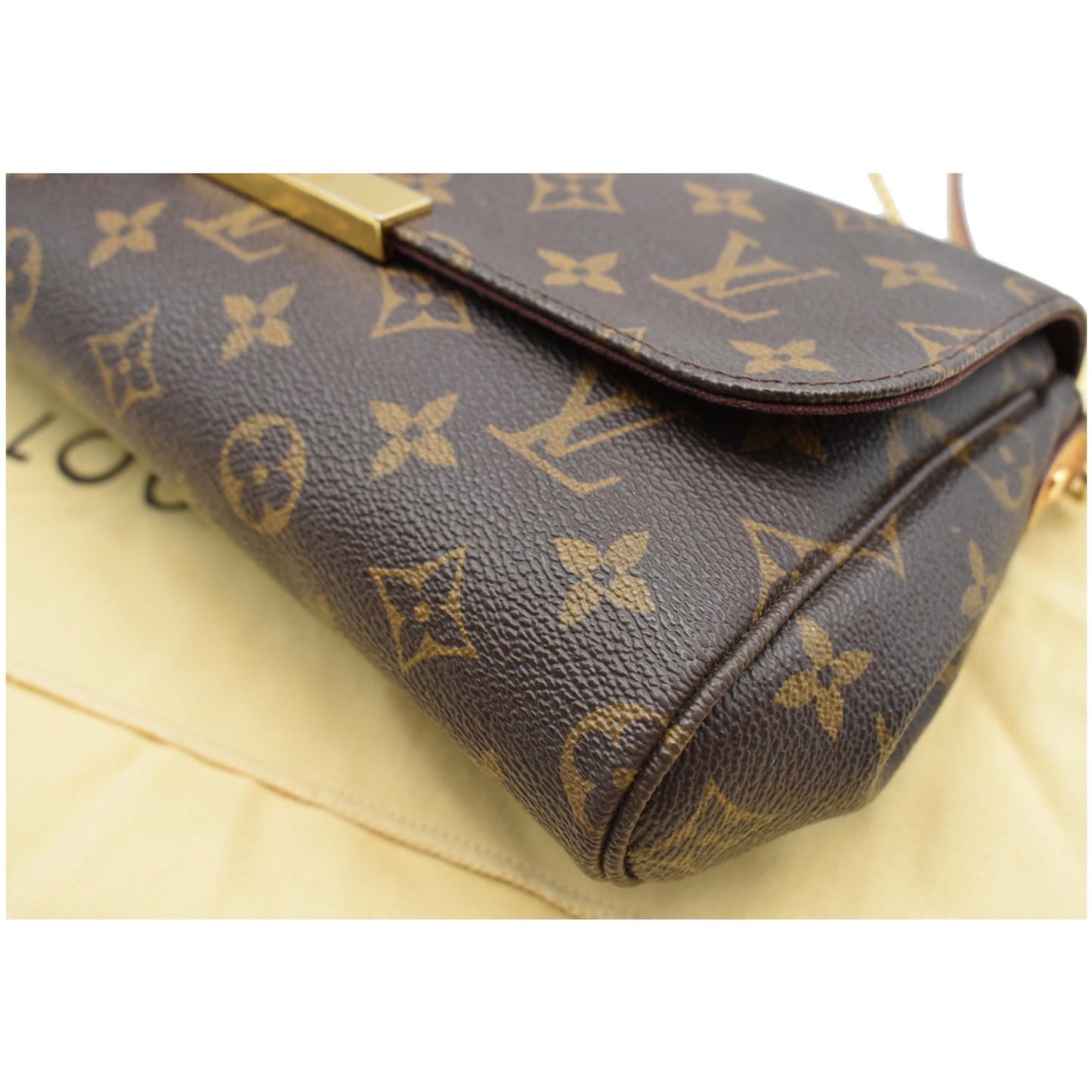 LOUIS VUITTON Favorite MM Monogram Canvas Crossbody Bag Brown