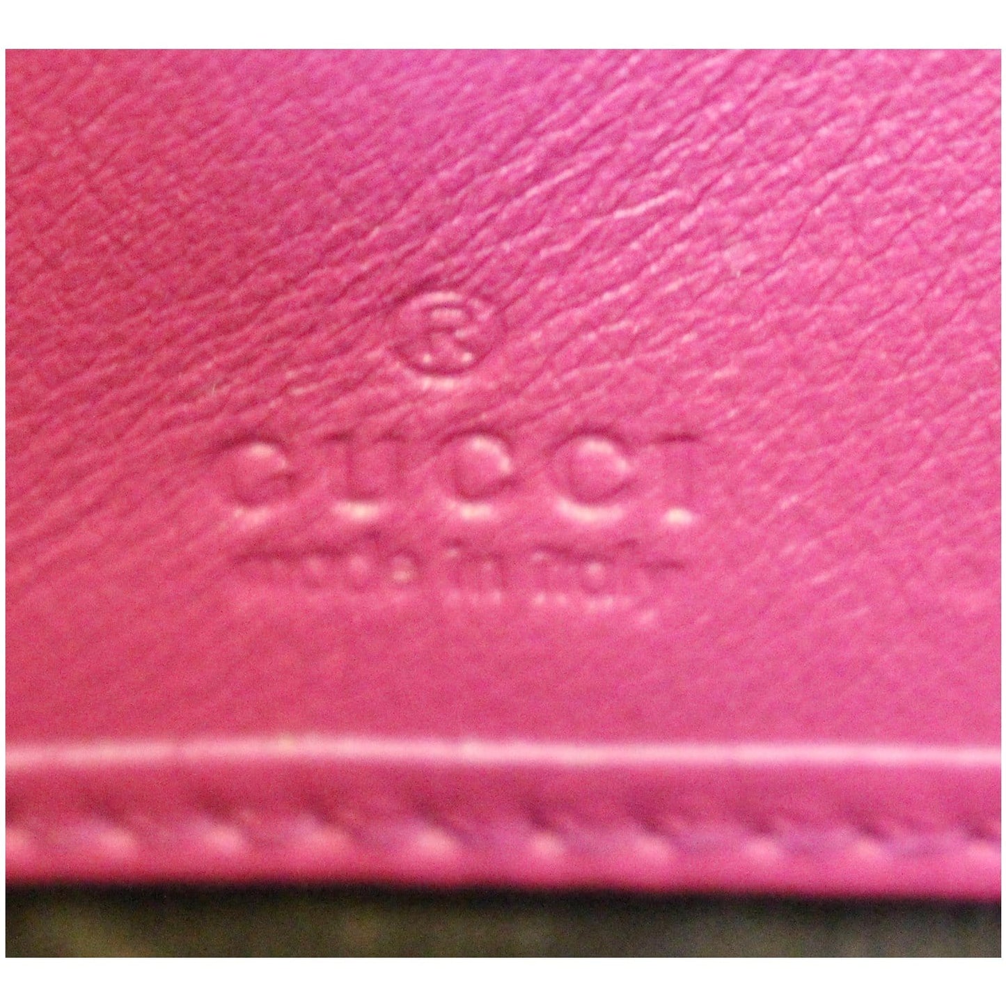 GUCCI Soho Interlocking G Leather Zip Around Wallet Fuchsia
