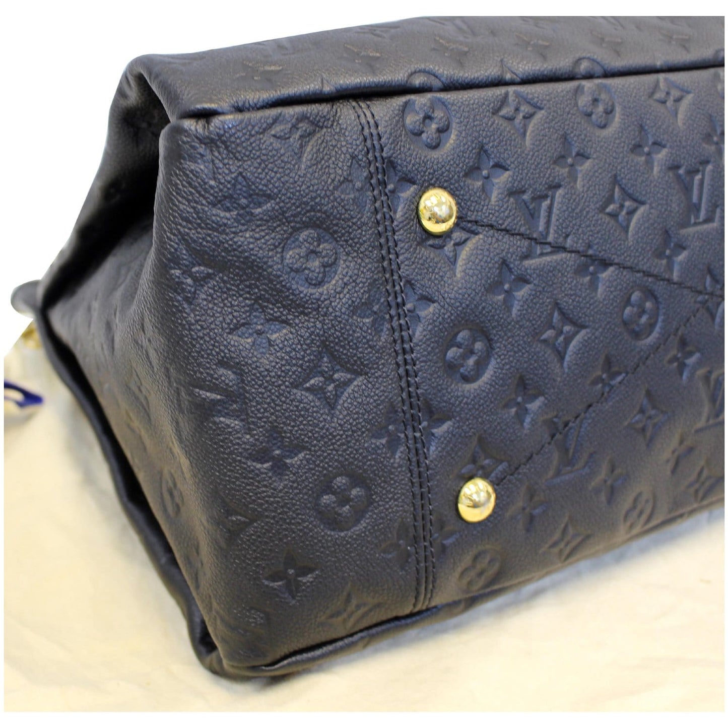 LOUIS VUITTON Artsy MM Empreinte Leather Shoulder Bag Black
