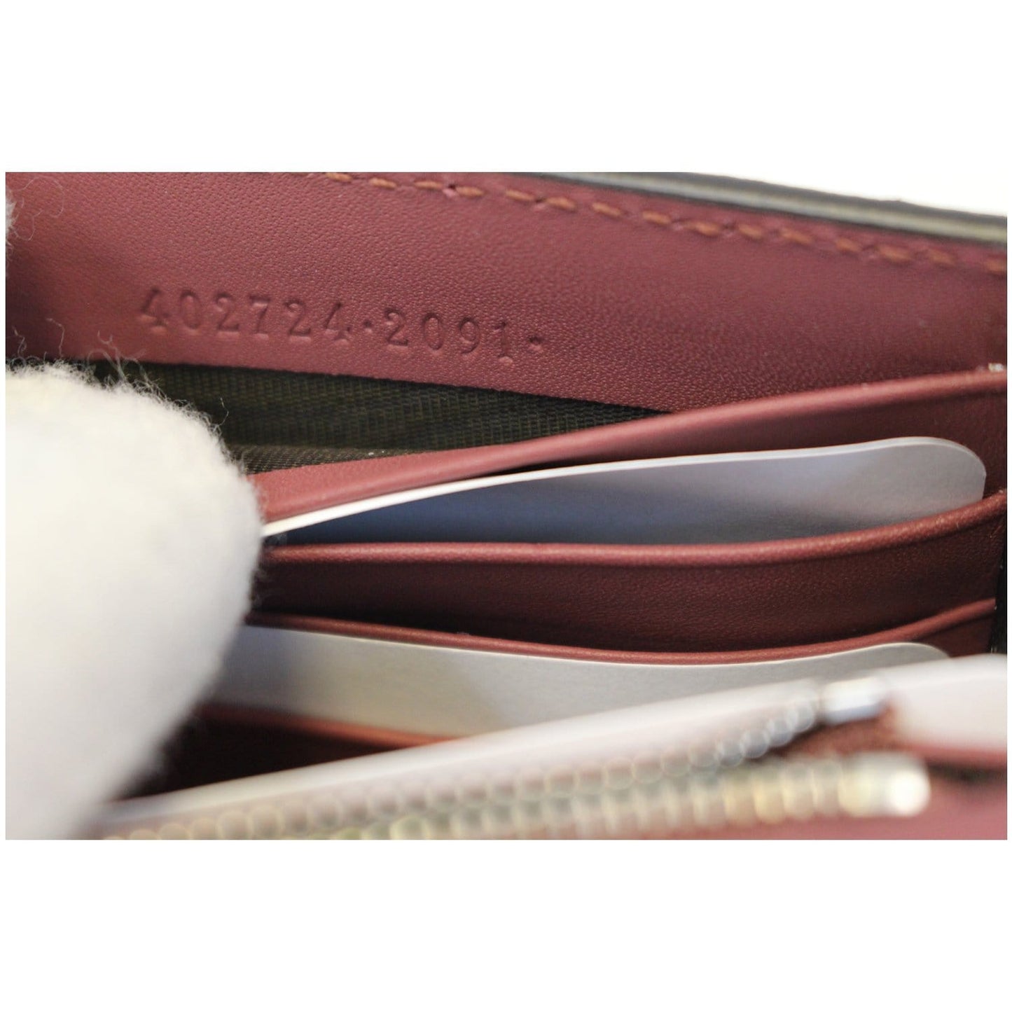 GUCCI GG Supreme Monogram Blooms Chain Wallet Beige 402724