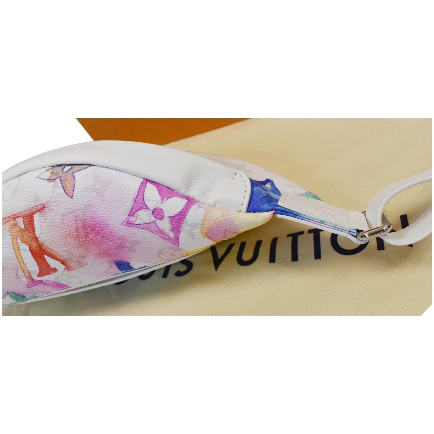 LOUIS VUITTON Discovery Monogram Watercolor Bumbag Multicolor