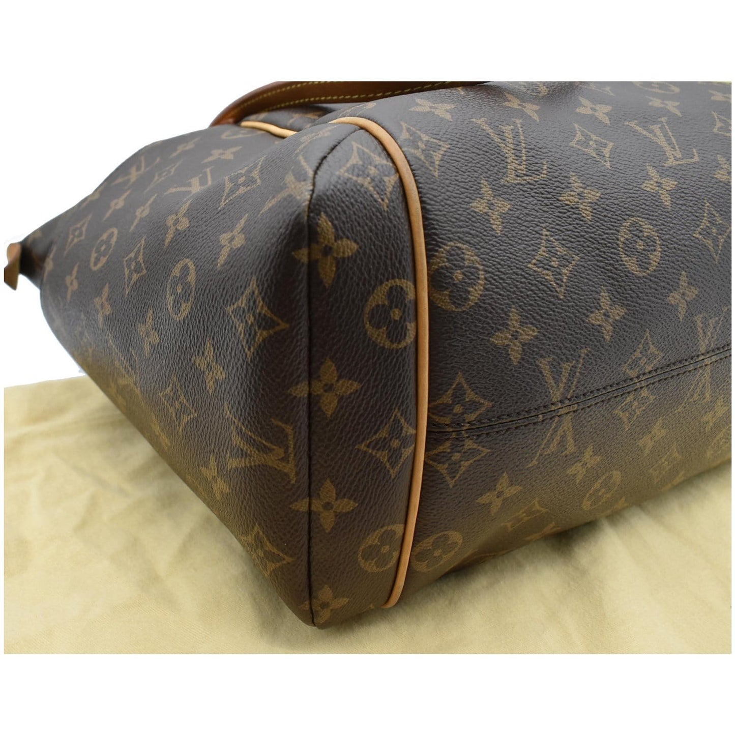 LOUIS VUITTON Totally MM Monogram Canvas Shoulder Bag Brown