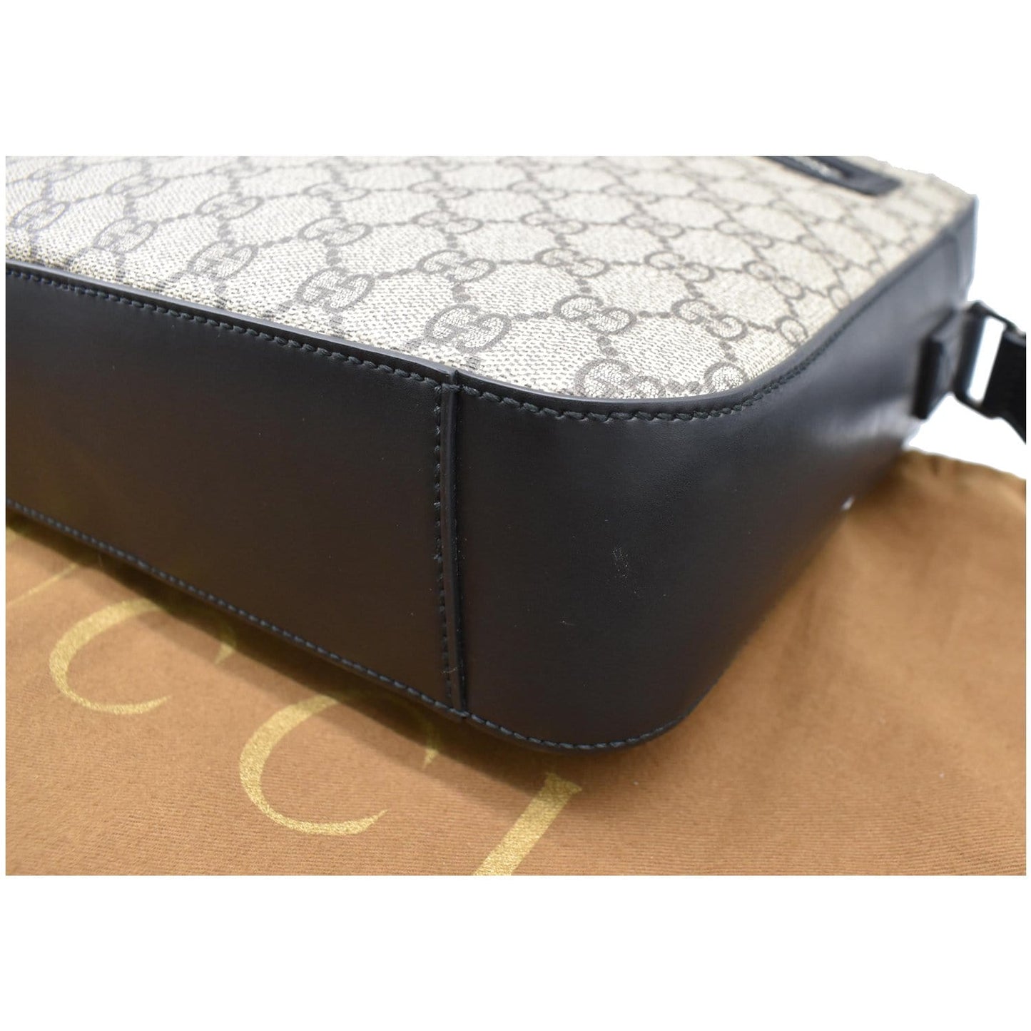 GUCCI Flat GG Supreme Canvas Messenger Bag Beige 473878