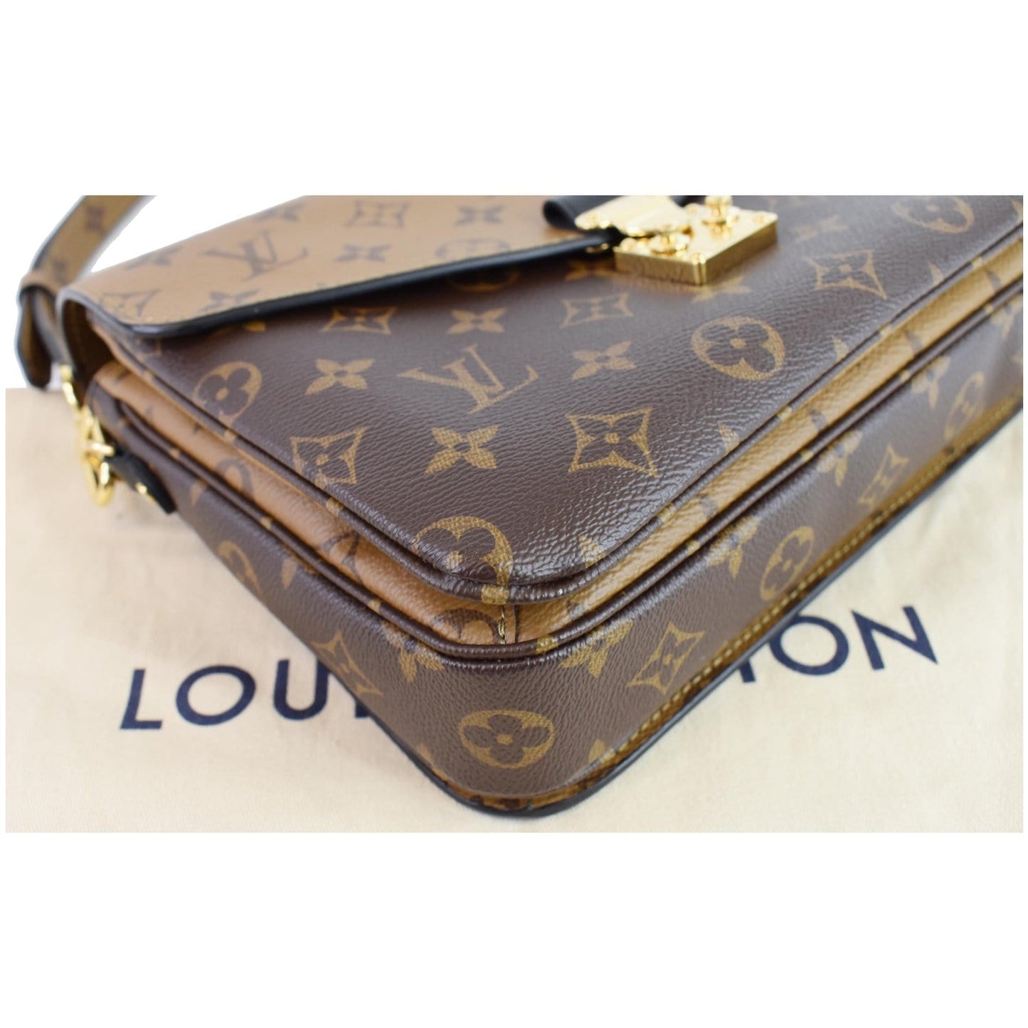 LOUIS VUITTON Metis Pochette Reverse Monogram Canvas Crossbody Bag Brown