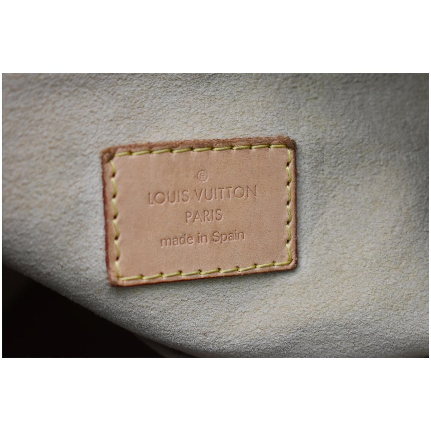 LOUIS VUITTON Artsy MM Monogram Canvas Hobo Bag Brown