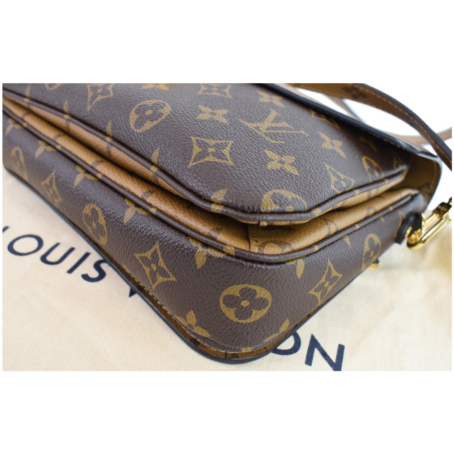 LOUIS VUITTON Metis Pochette Reverse Monogram Canvas Crossbody Bag Brown