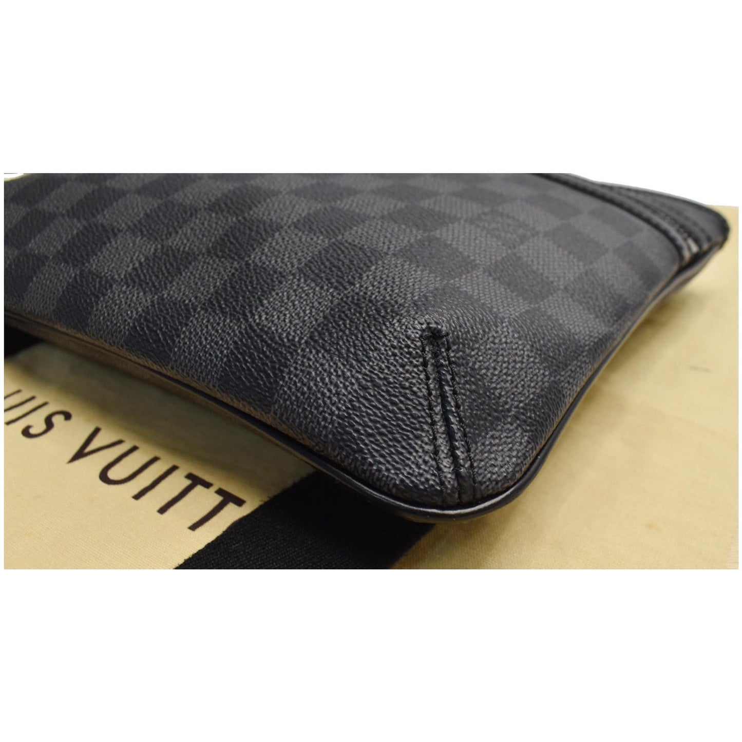 LOUIS VUITTON Thomas Damier Graphite Canvas Crossbody Messenger Bag Black