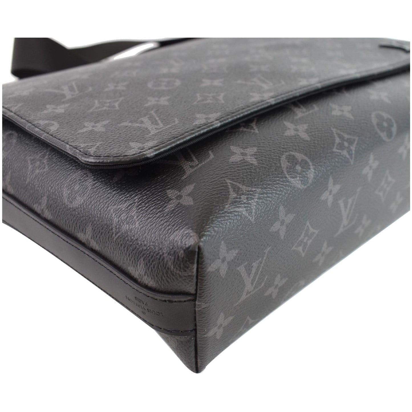 LOUIS VUITTON District MM Monogram Eclipse Messenger Bag Black