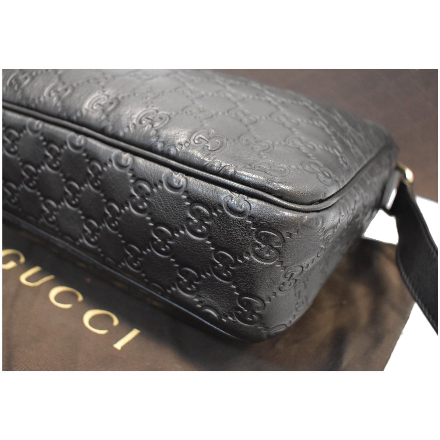 GUCCI Guccissima Leather Messenger Bag Black 201448