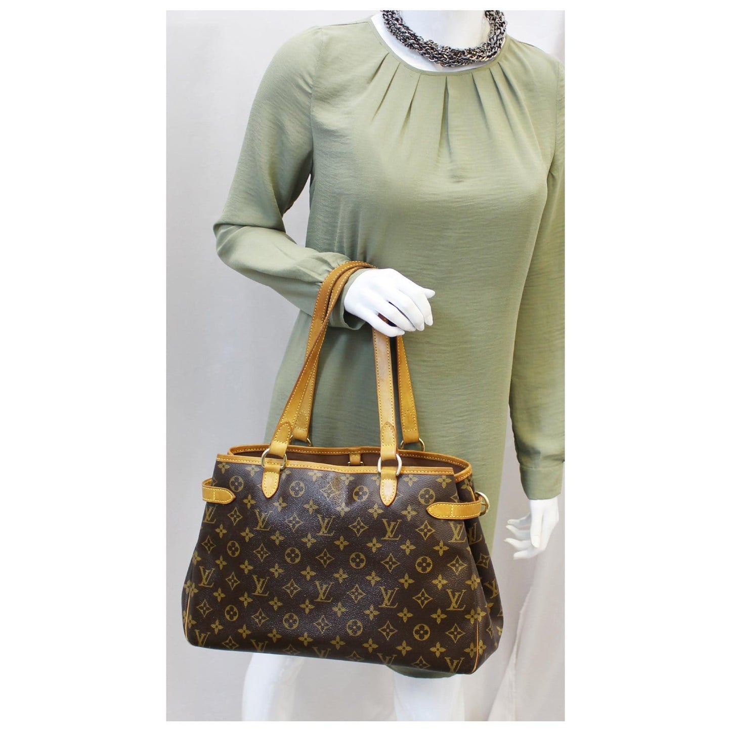 Louis Vuitton Batignolles Horizontal Monogram Casnvas Tote Bag