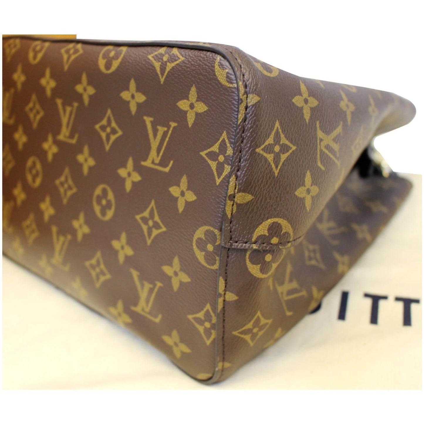 LOUIS VUITTON Neonoe Monogram Canvas Shoulder Bag Black