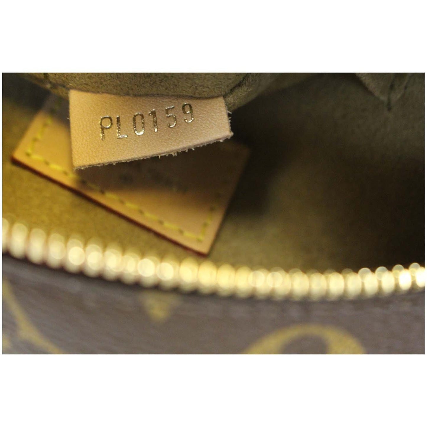 LOUIS VUITTON Boite Chapeau Souple Monogram Canvas Shoulder Bag