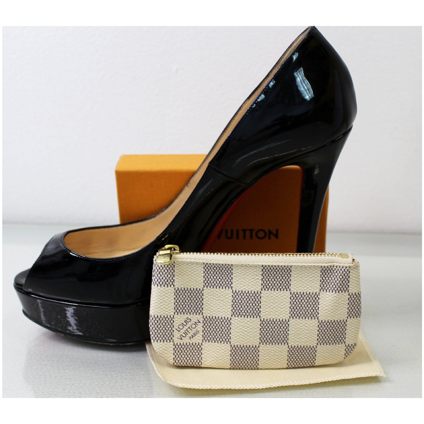 LOUIS VUITTON Key Coin Pouch Damier Azur White