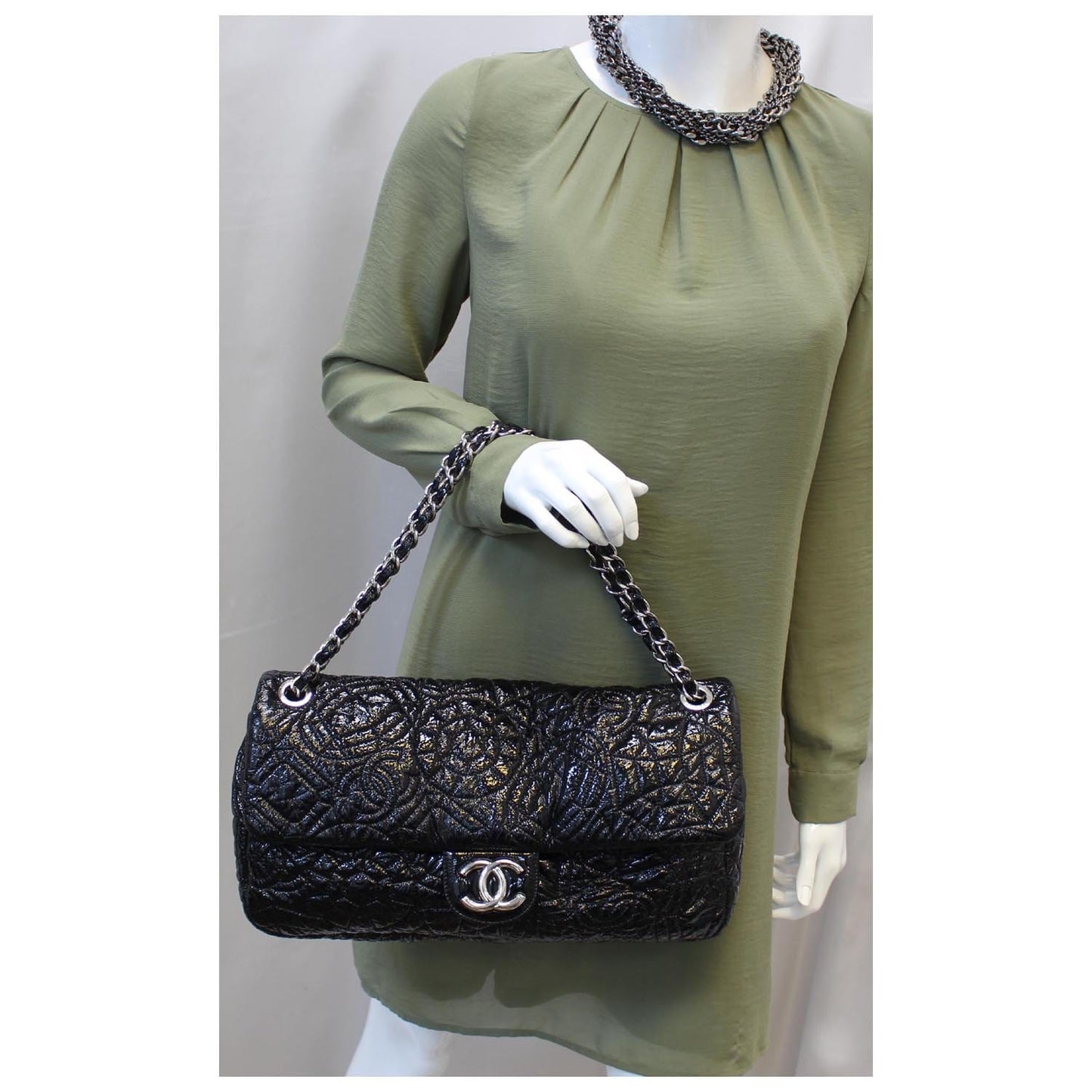 CHANEL Quilted Pattern Jumbo Single Flap Bag Black