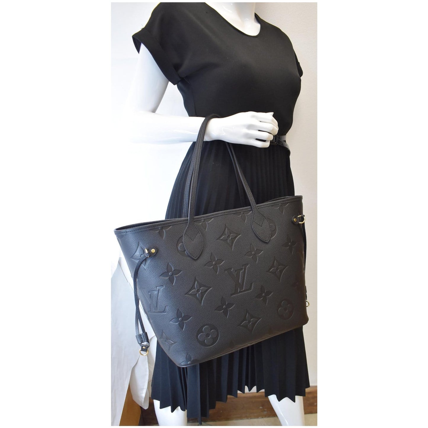 LOUIS VUITTON Neverfull MM Monogram Empreinte Tote Bag Black