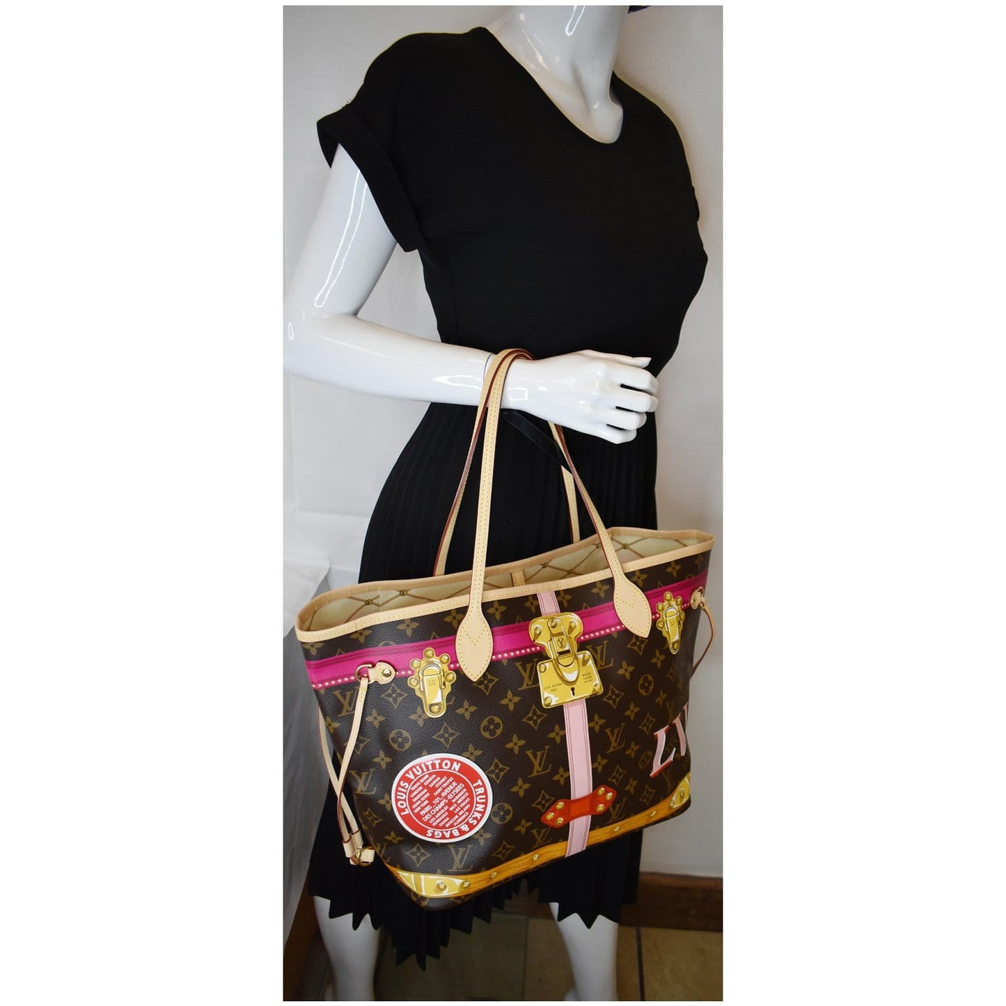 LOUIS VUITTON Neverfull MM Summer Trunk Monogram Canvas Shoulder Bag Brown