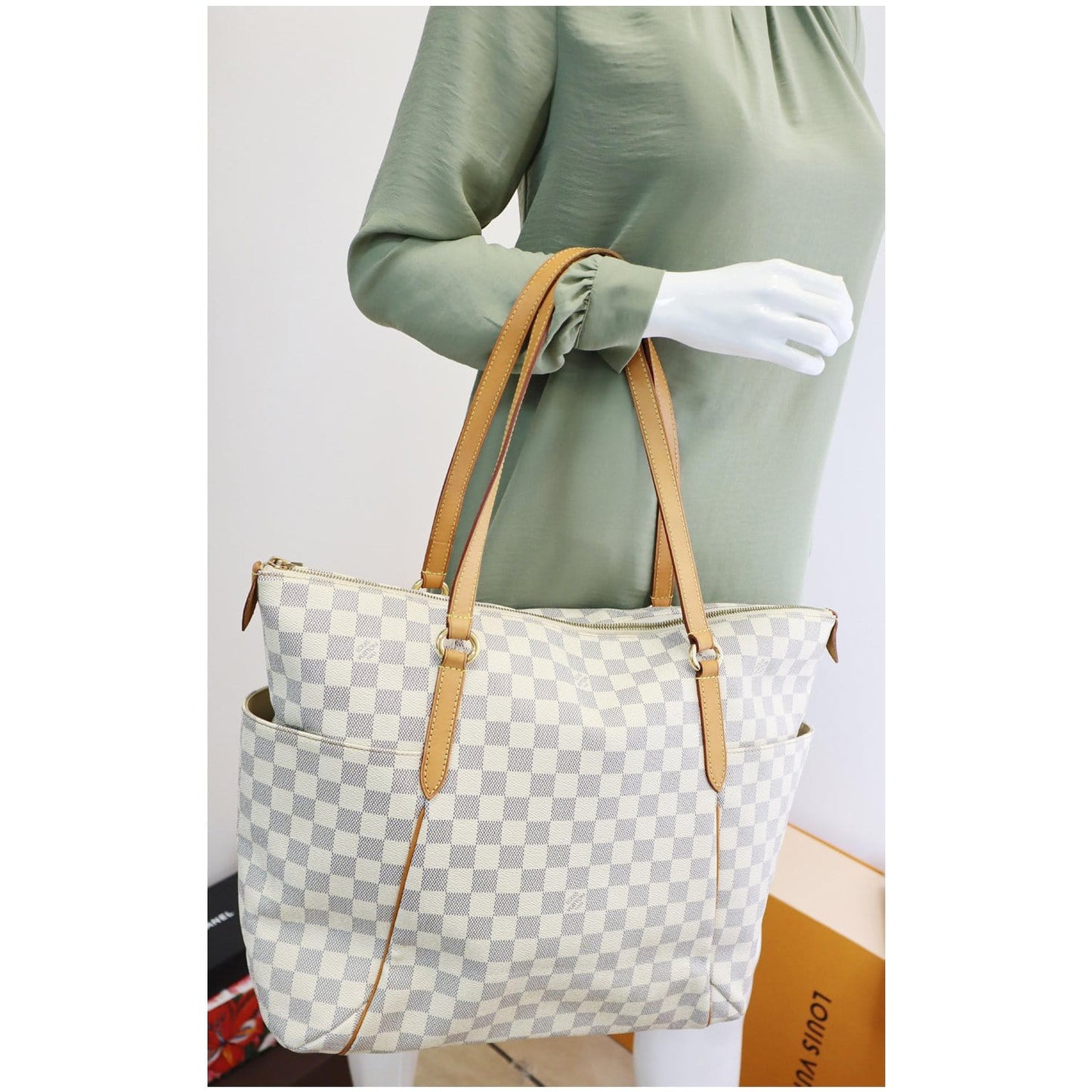 LOUIS VUITTON Totally GM Damier Azur Shoulder Bag White