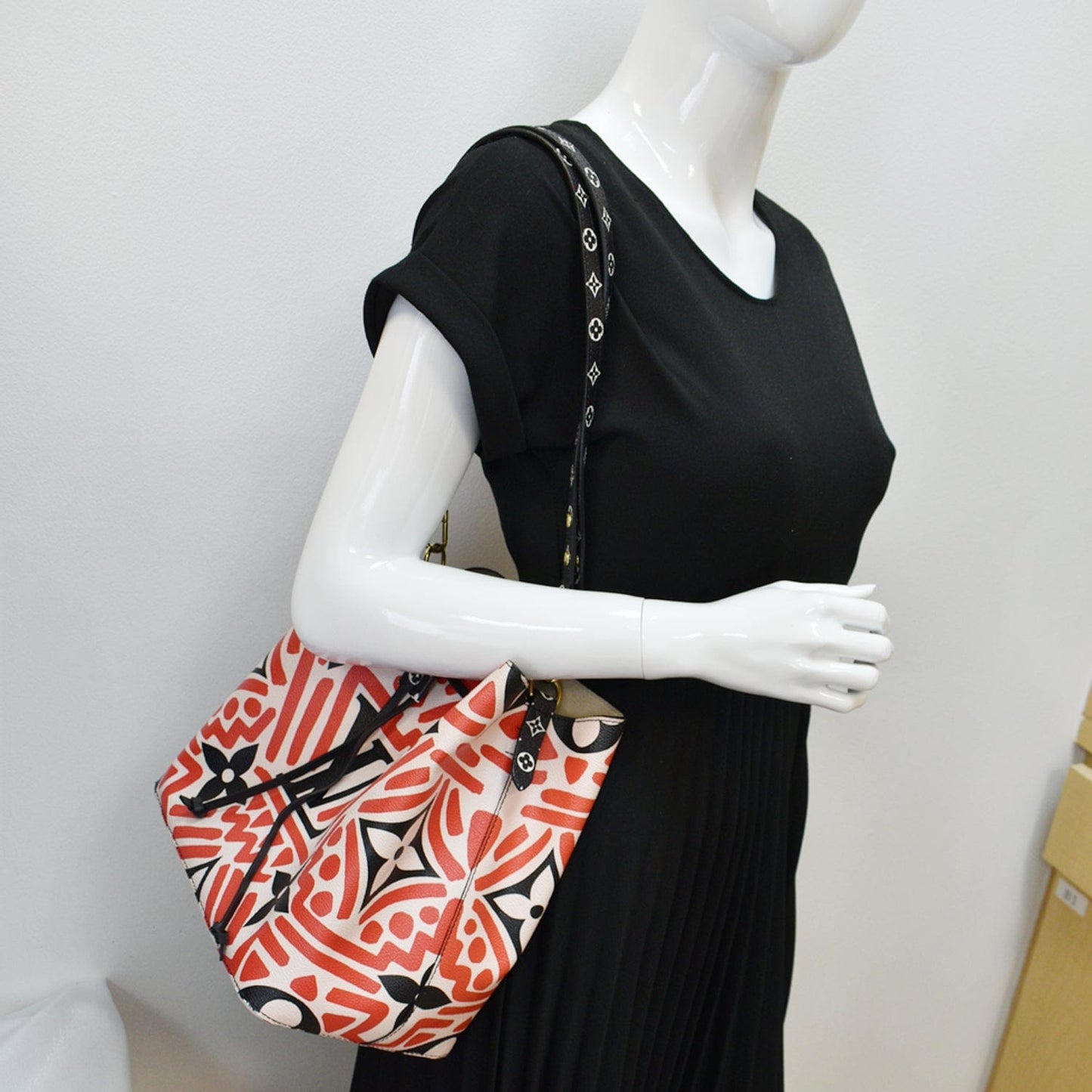 LOUIS VUITTON Crafty NeoNoe MM Monogram Canvas Shoulder Bag Red