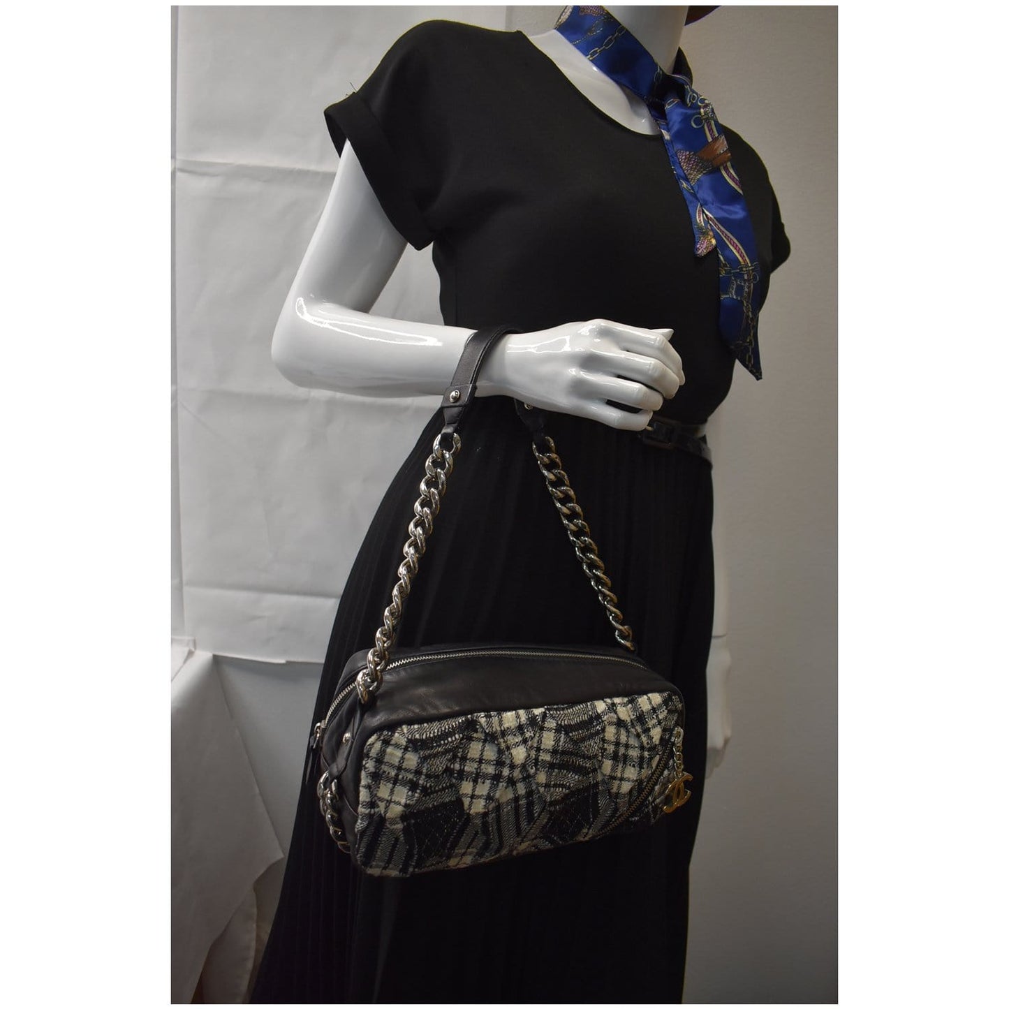 CHANEL Twisted Zipper Tweed Leather Shoulder Bag Black