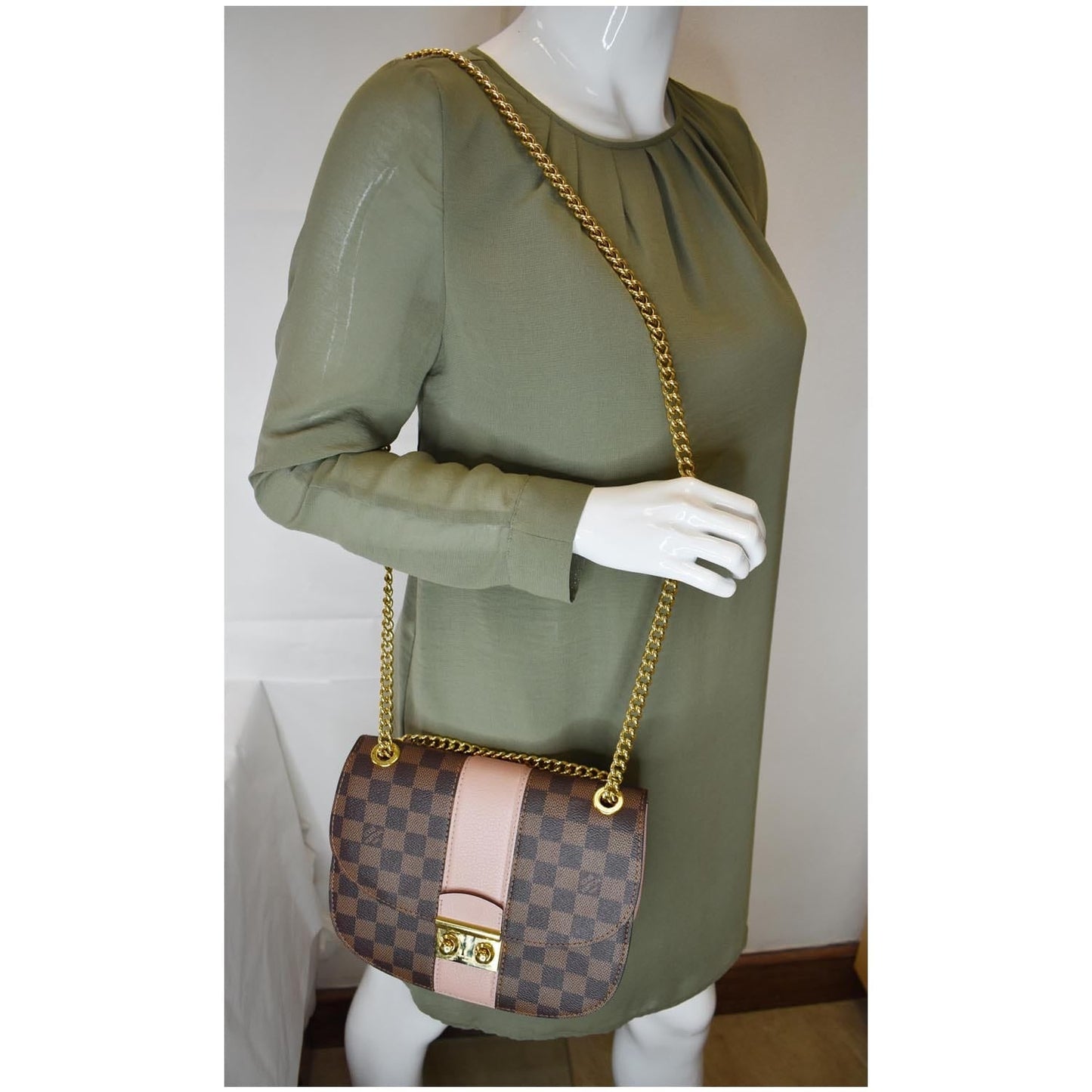 LOUIS VUITTON Wight Damier Ebene Shoulder Crossbody Bag Magnolia