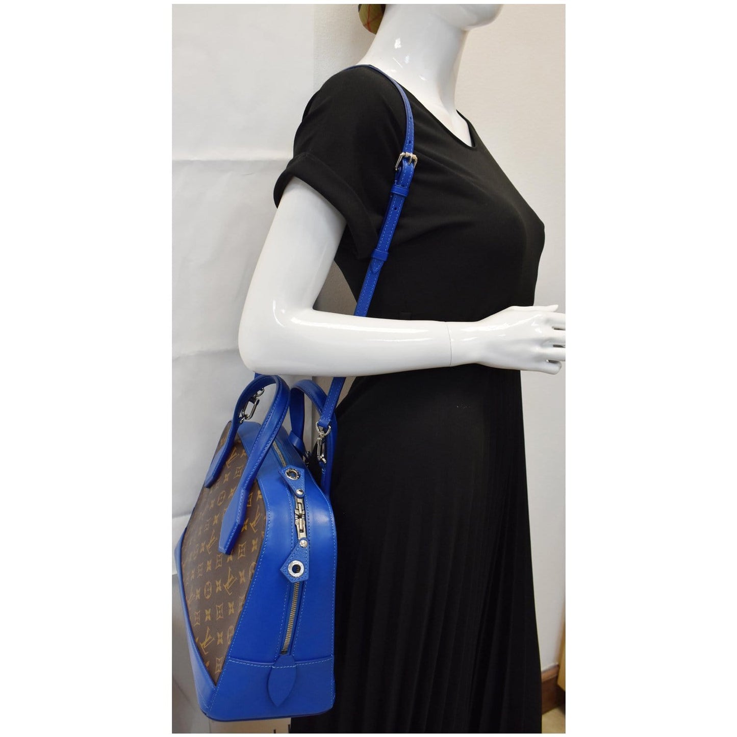 LOUIS VUITTON Dora MM Monogram Canvas Shoulder Bag Blue