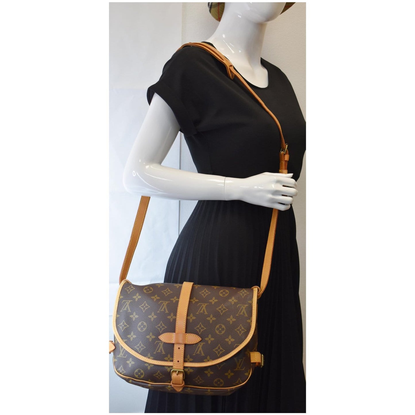 LOUIS VUITTON Saumur 30 Monogram Canvas Shoulder Bag Brown