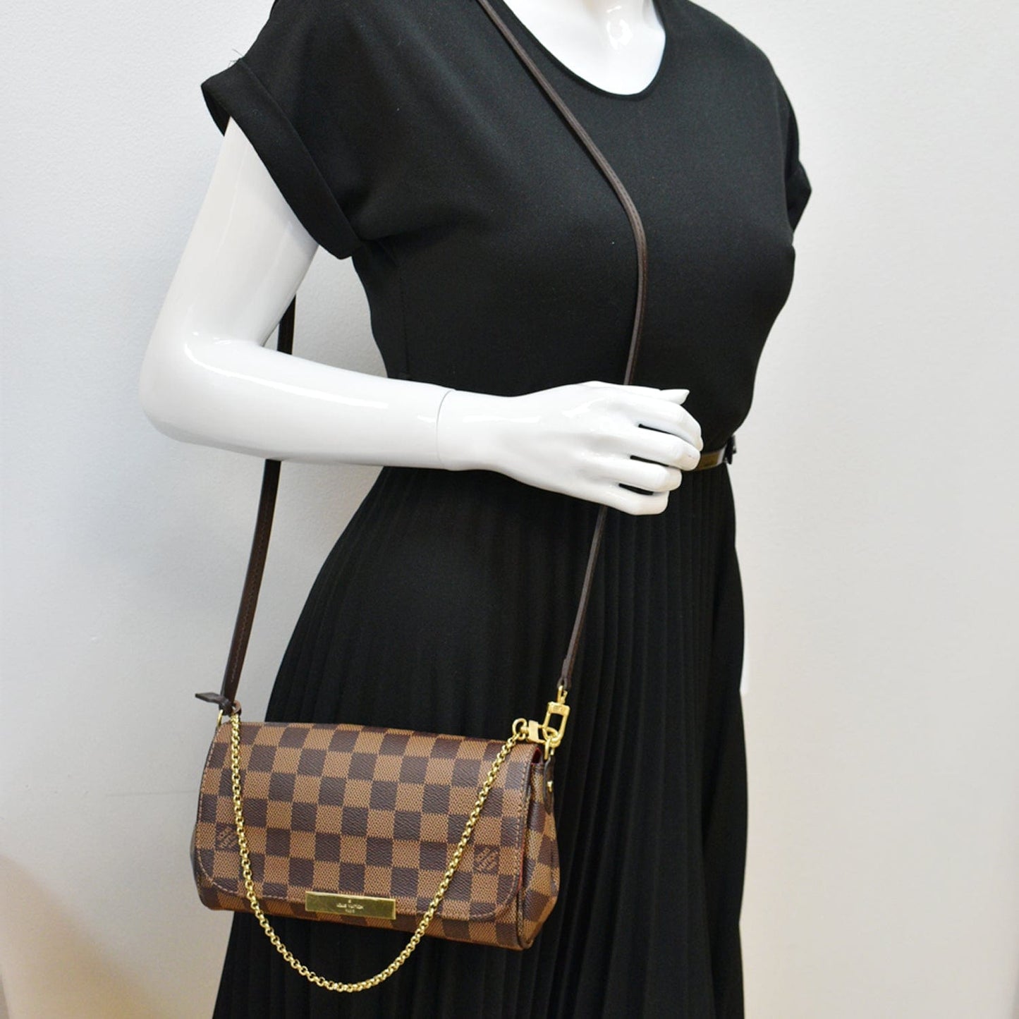 LOUIS VUITTON Favorite PM Damier Ebene Crossbody Bag Brown