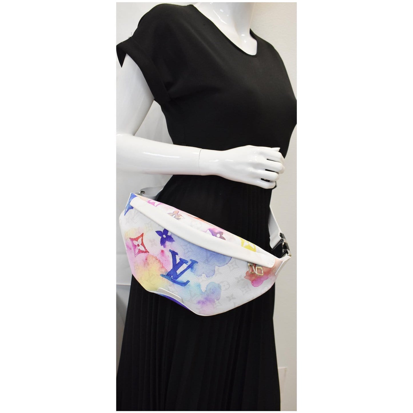 LOUIS VUITTON Discovery Monogram Watercolor Bumbag Multicolor