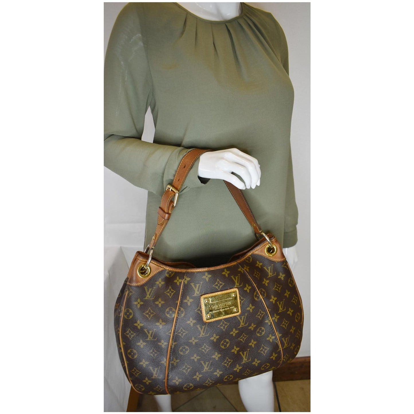 LOUIS VUITTON Galliera PM Monogram Canvas Shoulder Bag Brown