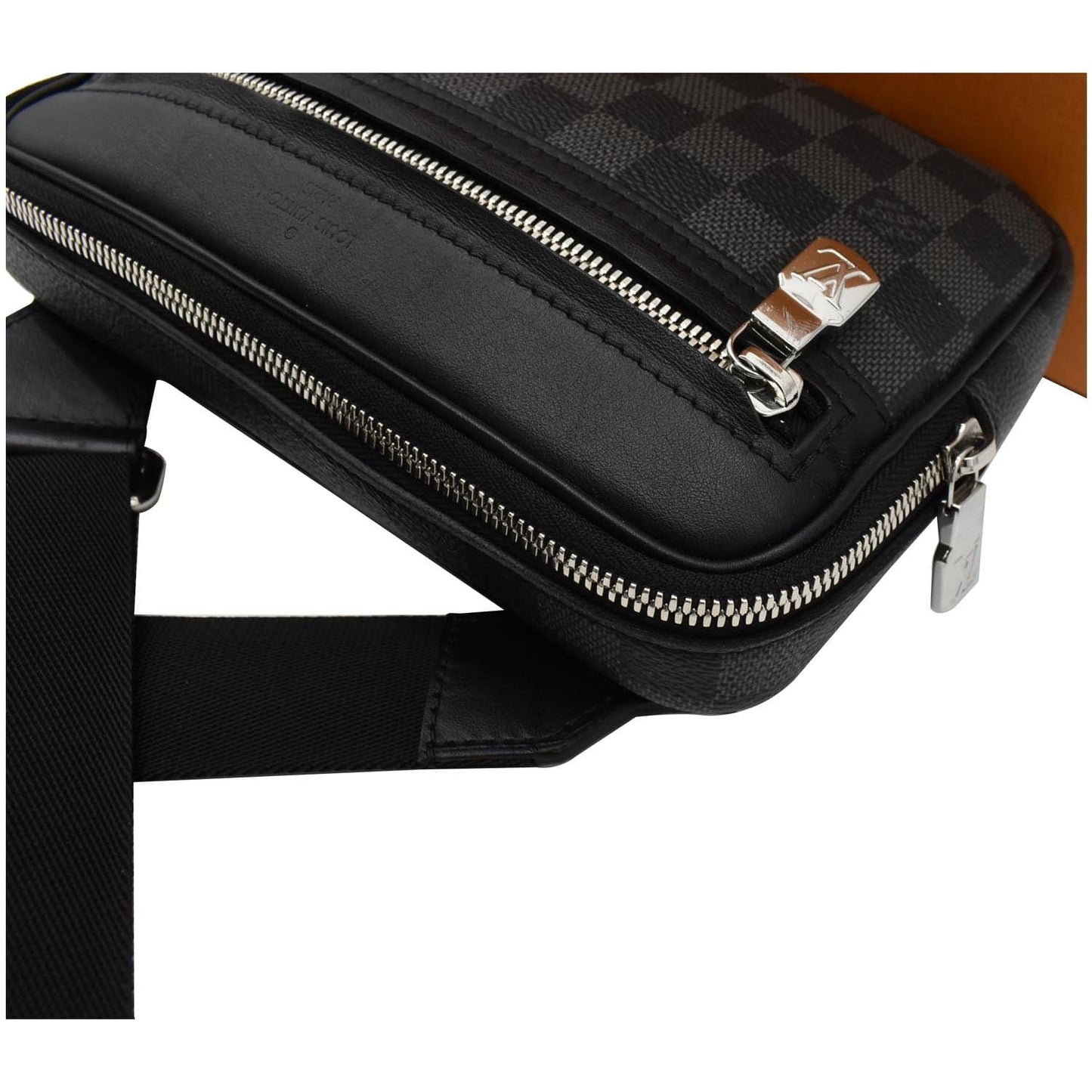 LOUIS VUITTON Scott Damier Graphite Messenger Bag Black