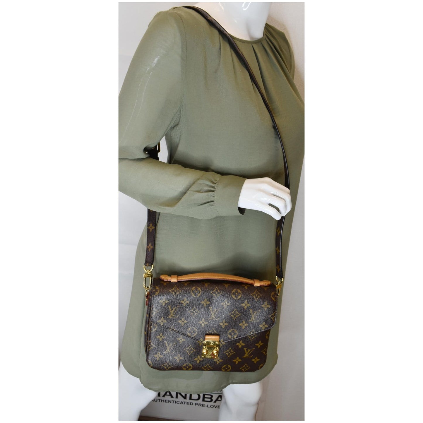 LOUIS VUITTON Metis Pochette Monogram Canvas Crossbody Bag Brown