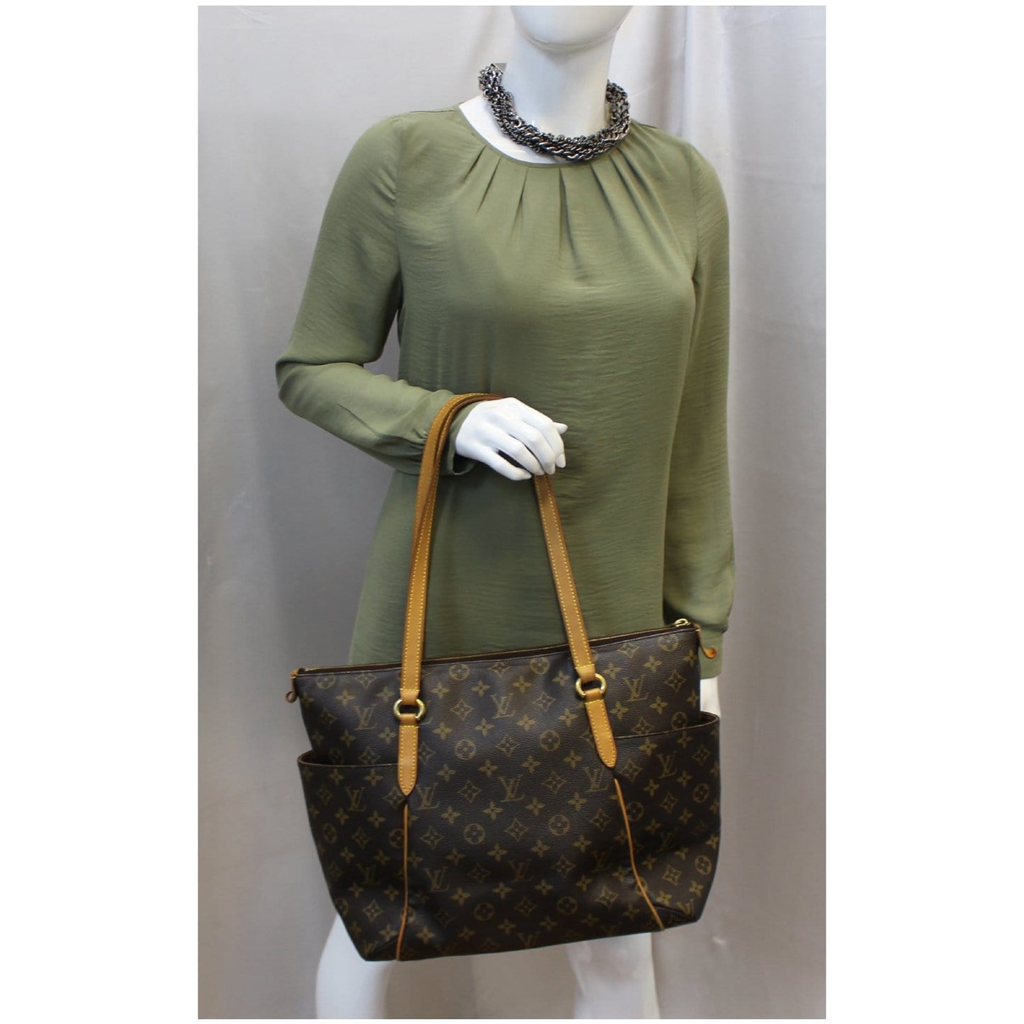 LOUIS VUITTON Totally MM Monogram Canvas Tote Shoulder Bag Brown