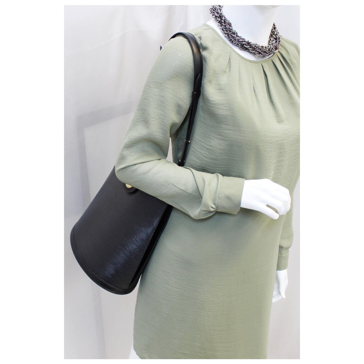 LOUIS VUITTON Cluny Epi Leather Shoulder Bag Black