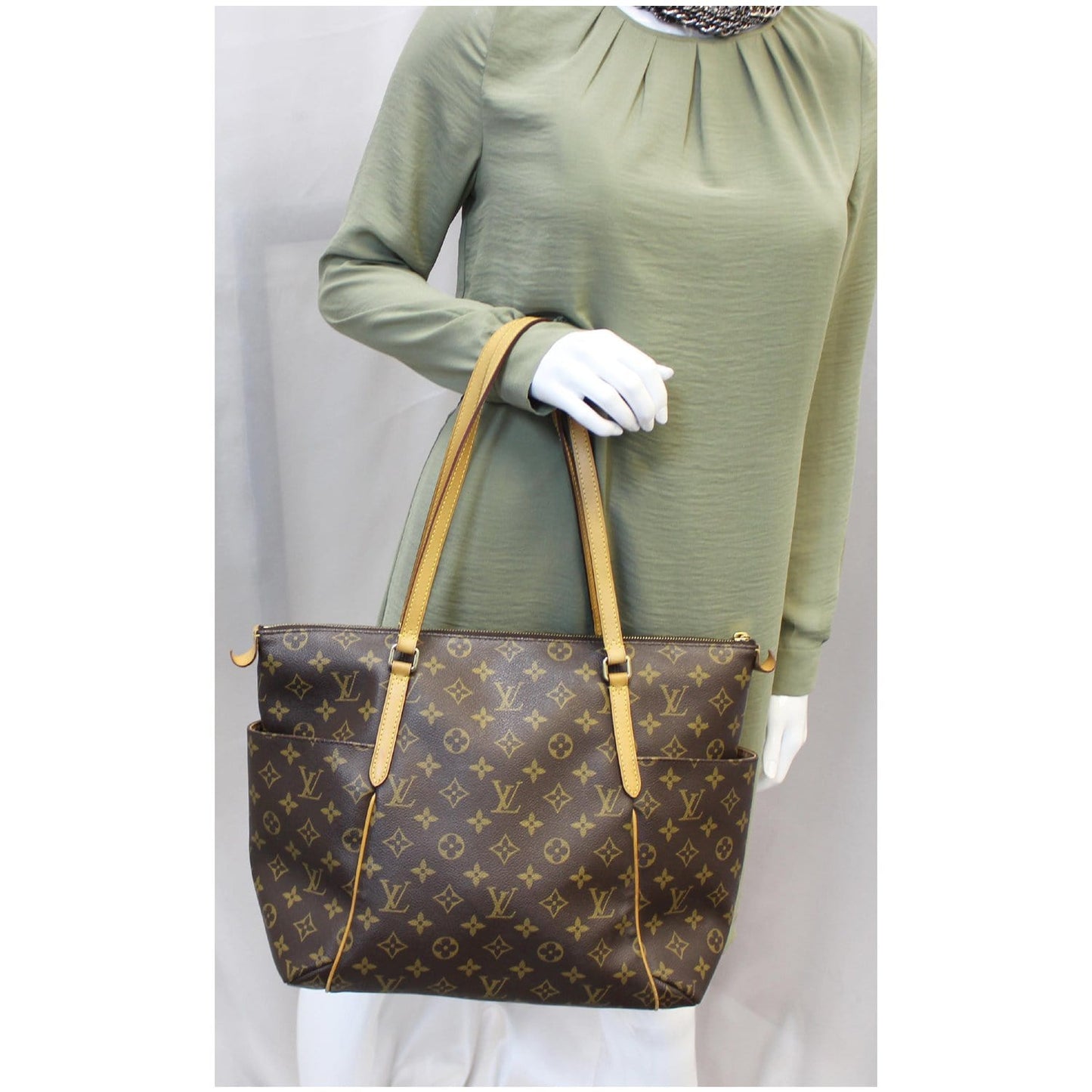 LOUIS VUITTON Totally MM Monogram Canvas Tote Shoulder Bag Brown