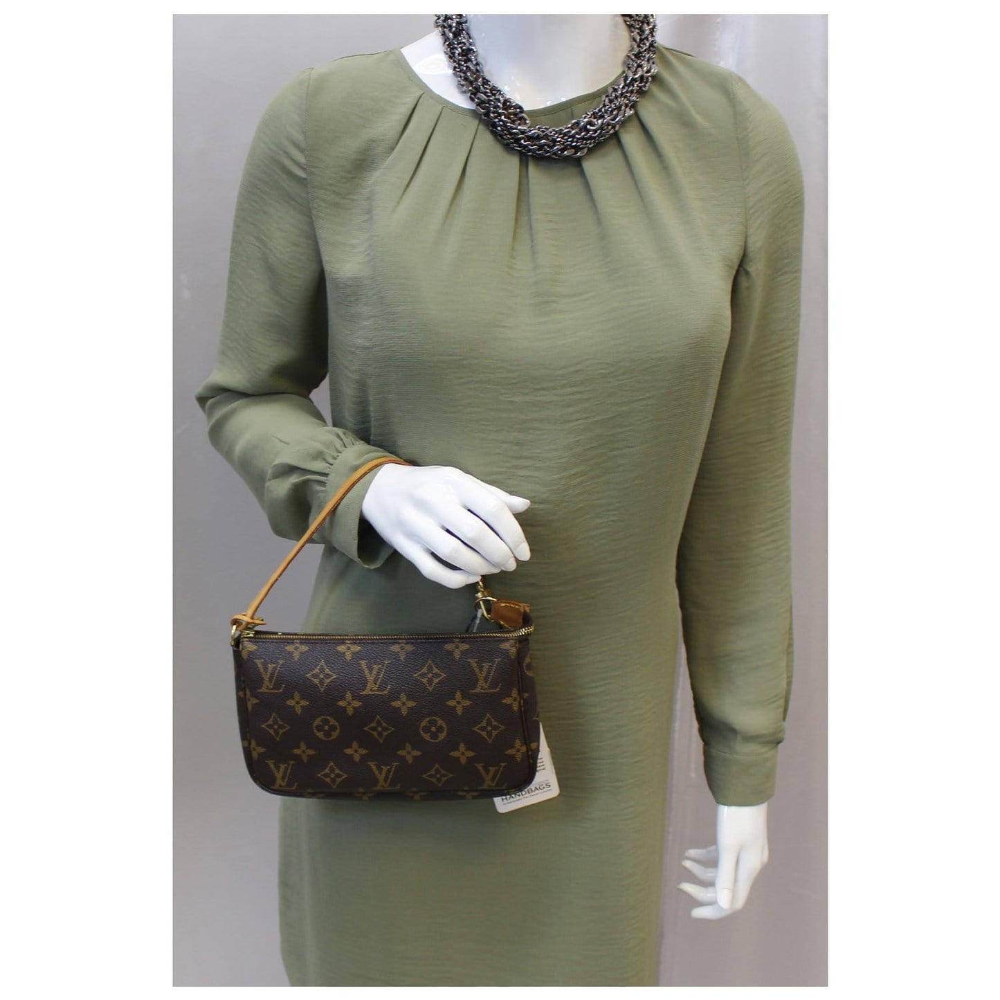 LOUIS VUITTON Monogram Canvas Pochette Accessoires Pouch Bag