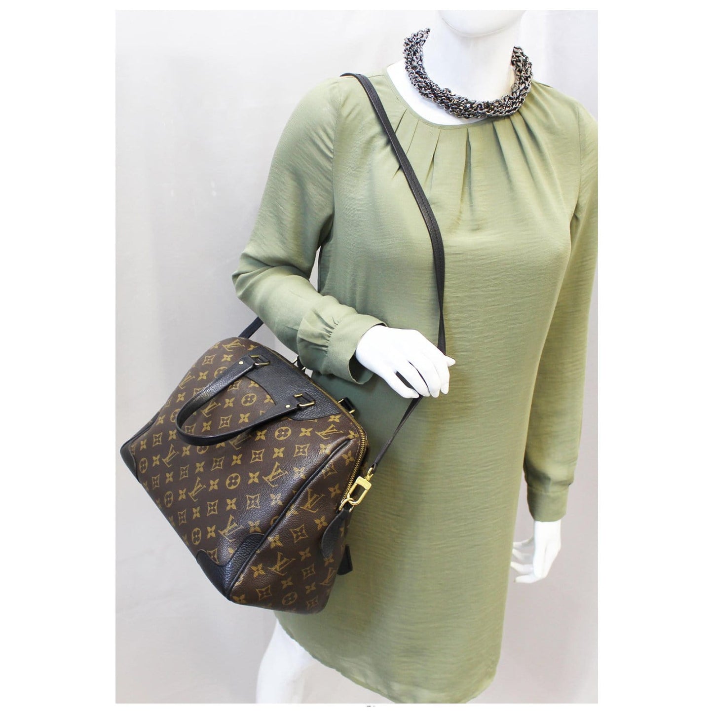 LOUIS VUITTON Retiro NM Monogram Canvas Shoulder Bag Noir