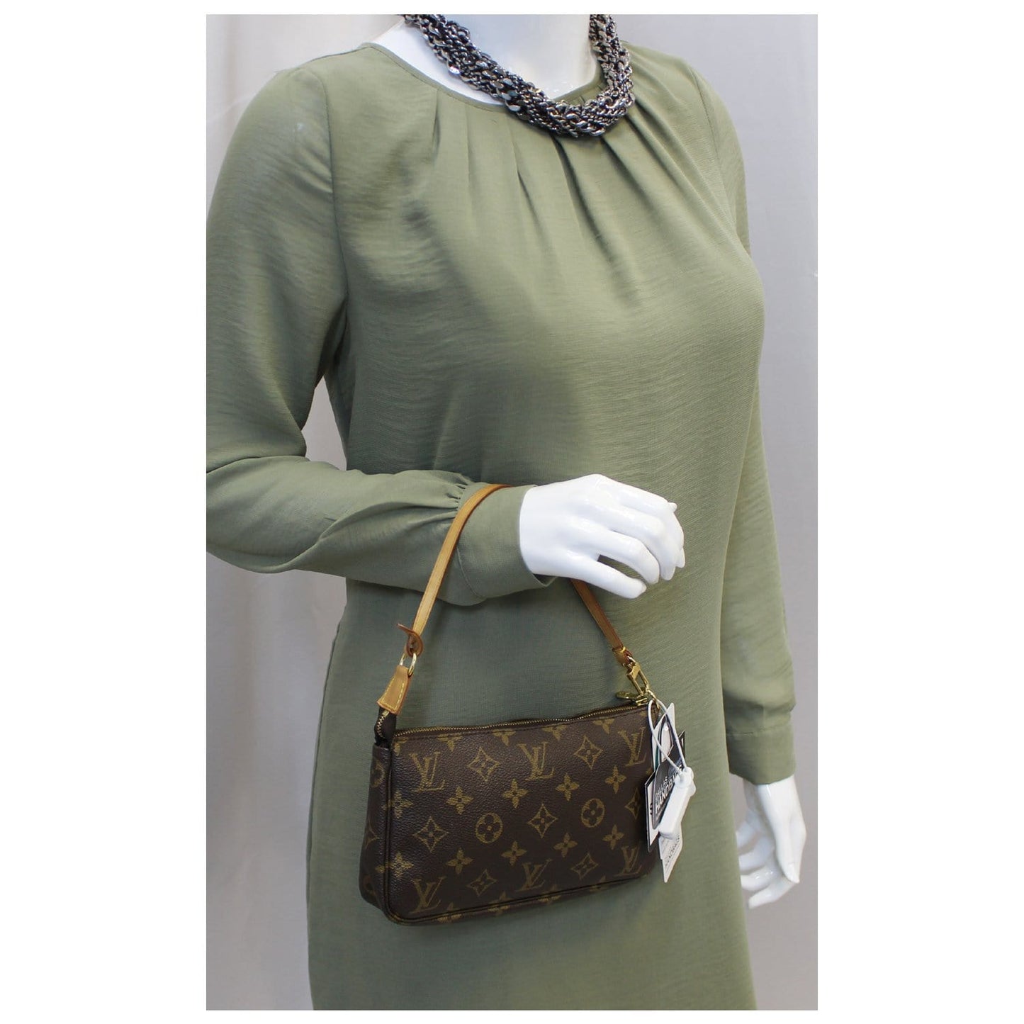 LOUIS VUITTON Monogram Canvas Pochette Accessoires Pouch Bag