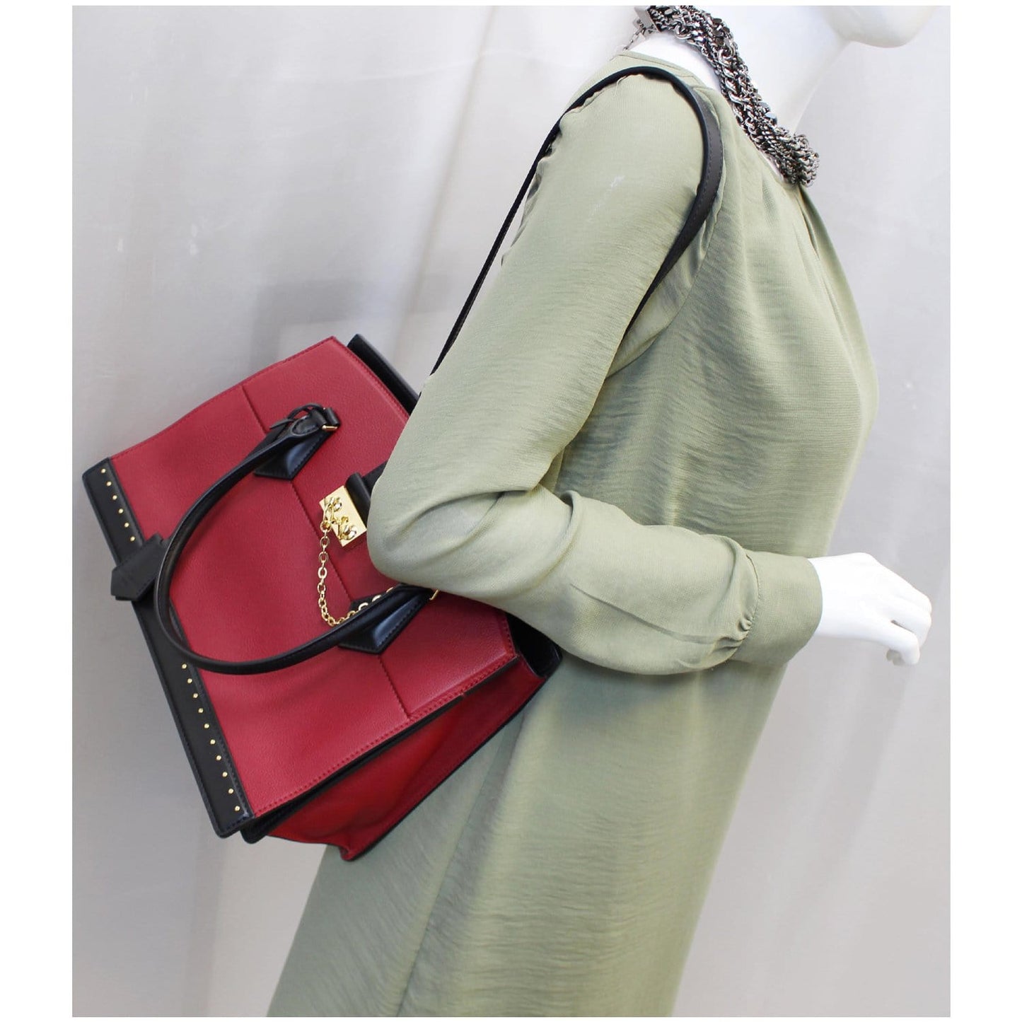 LOUIS VUITTON Cour Marly MM Calfskin Leather Shoulder Bag Rouge