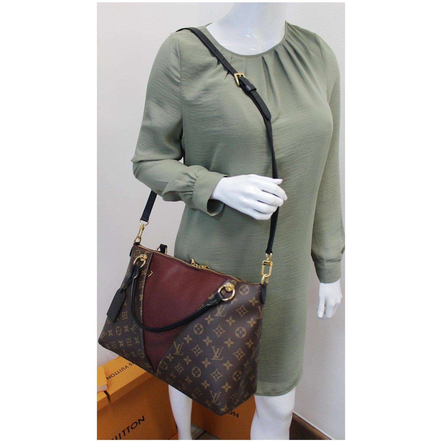 LOUIS VUITTON V MM Monogram Canvas Tote Shoulder Bag Bordeaux - 15% OFF