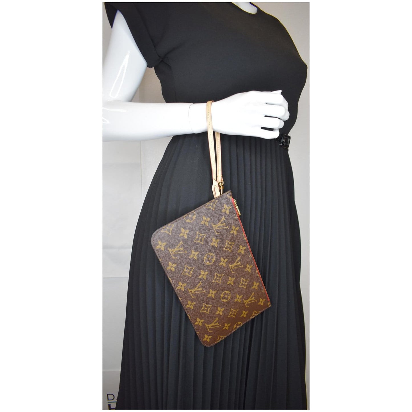 LOUIS VUITTON Pochette Wristlet Monogram Canvas Neverfull MM Brown