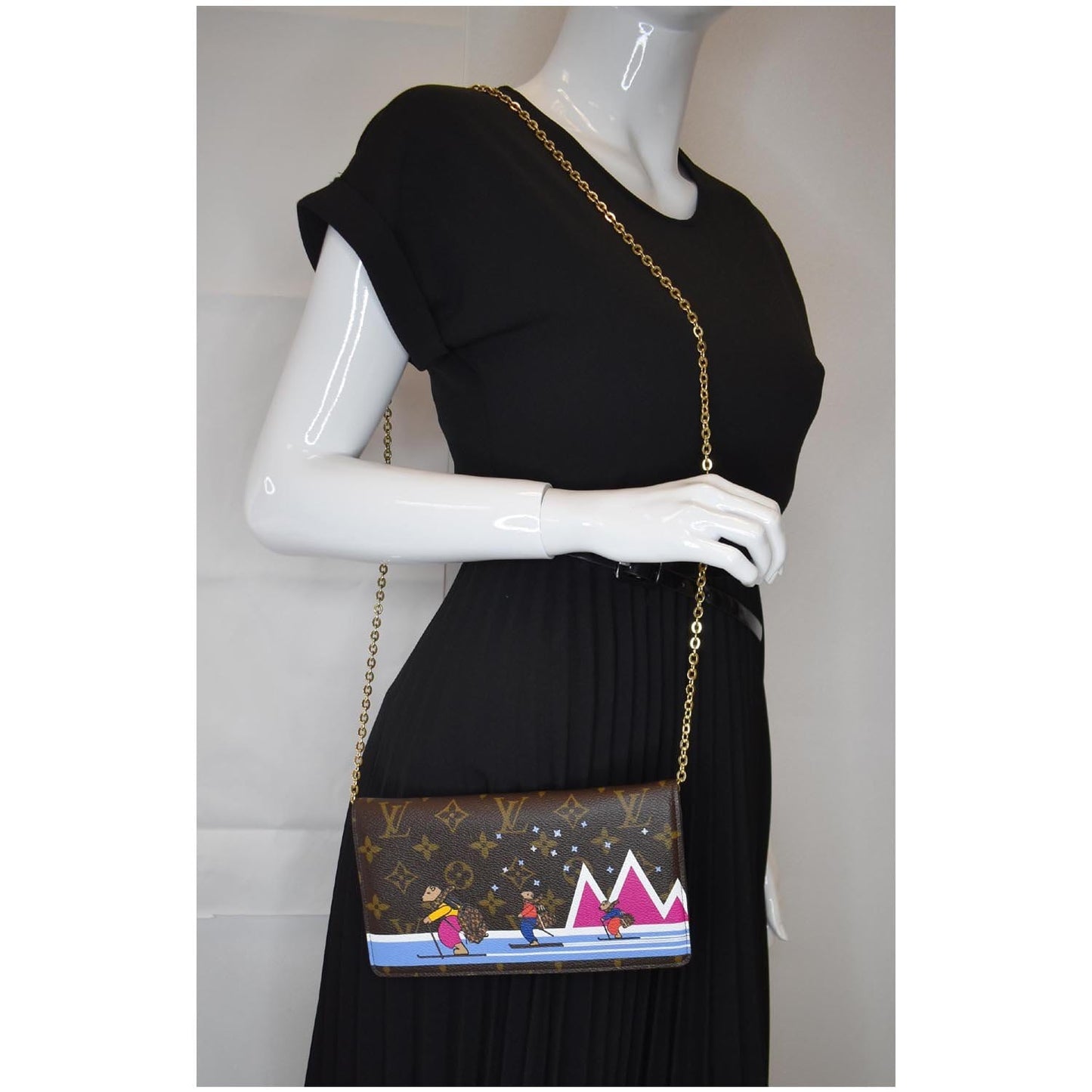 LOUIS VUITTON Weekend Pochette Monogram Canvas Shoulder Clutch Brown - 15% OFF