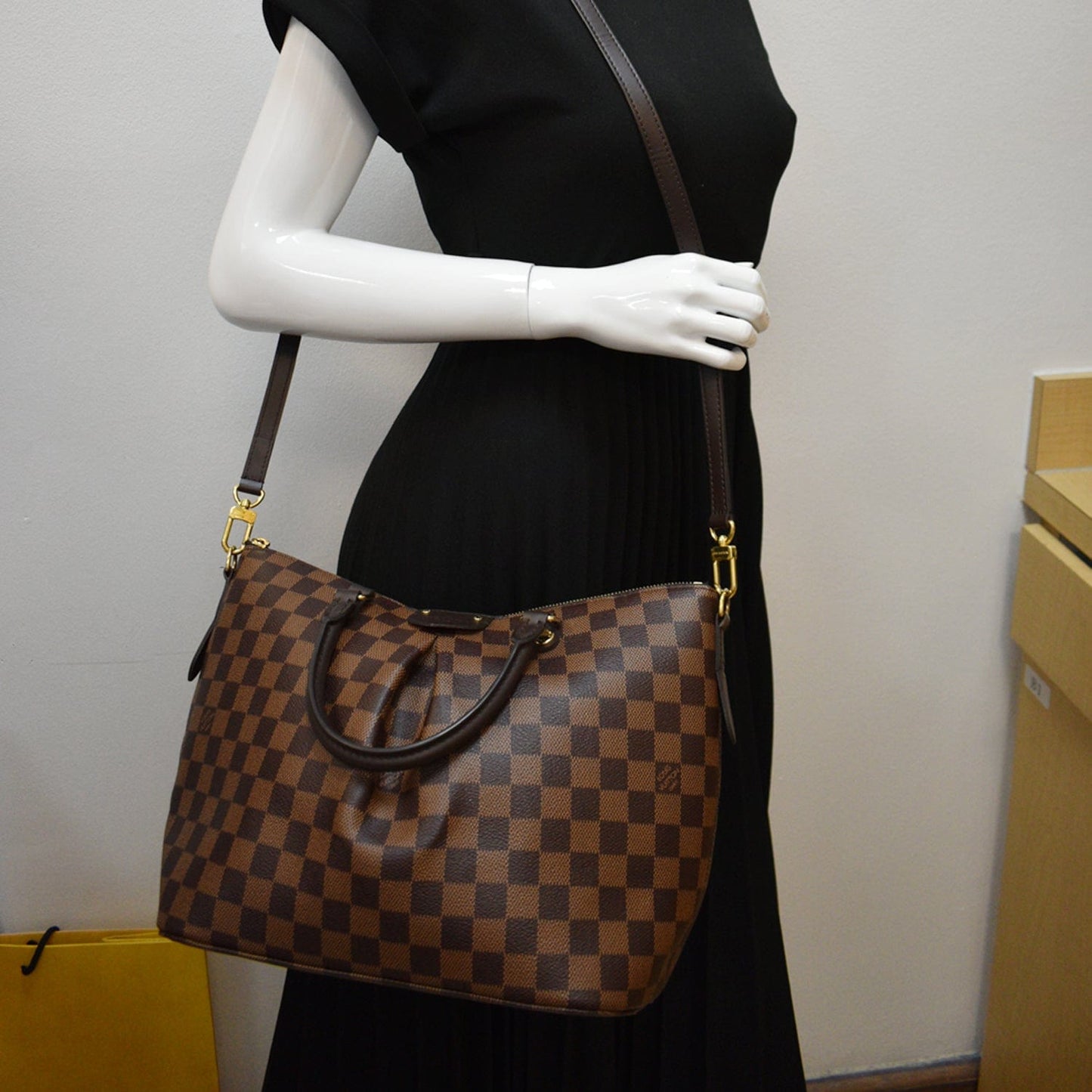 LOUIS VUITTON Siena MM Damier Ebene Shoulder Bag Brown - New Year Deals