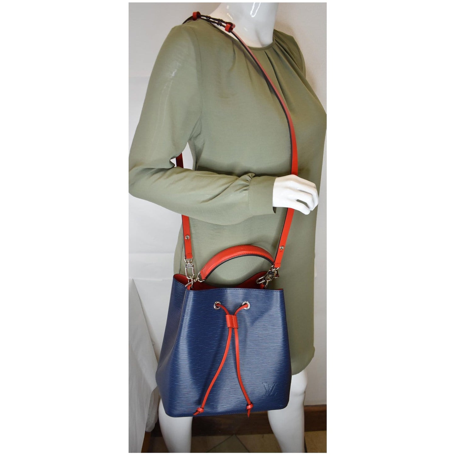 LOUIS VUITTON Neonoe Epi Leather Shoulder Bag Indigo - Last Call