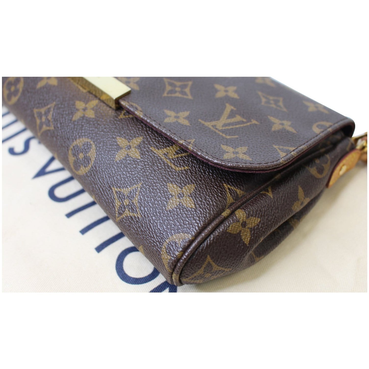 LOUIS VUITTON Favorite MM Monogram Canvas Crossbody Bag Brown