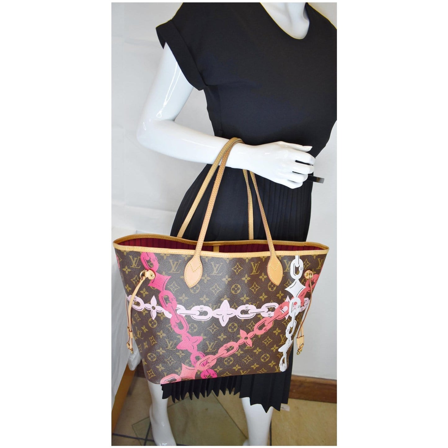 LOUIS VUITTON Bay Neverfull MM Monogram Canvas Tote Bag Fuchsia